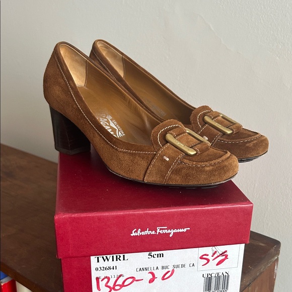 Ferragamo Tan Suede Chunky Work Heels in original box - Picture 5 of 7